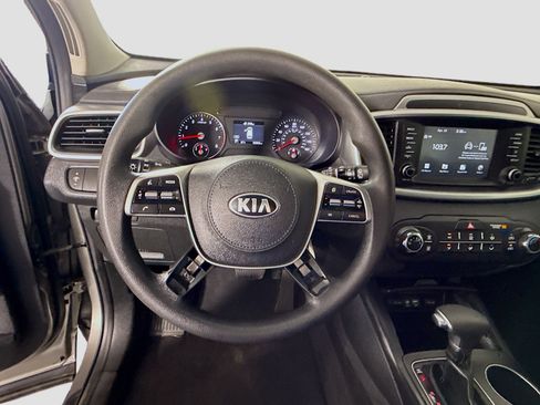 Used 2019 Kia Sorento L image 13