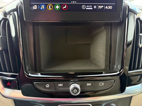Used 2023 Chevrolet Traverse LT AWD/4WD image 6