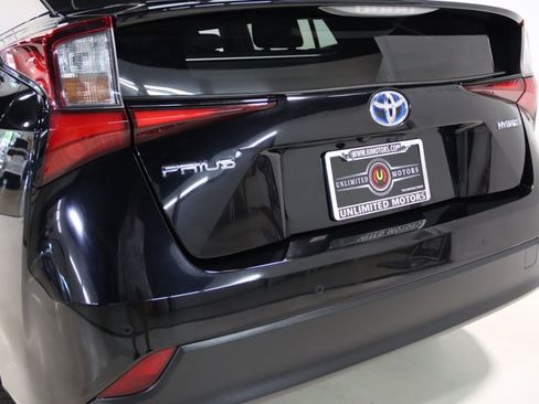 Used 2021 Toyota Prius LE FWD image 67