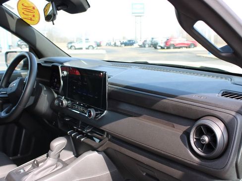 Used 2024 Chevrolet Colorado W/T image 27