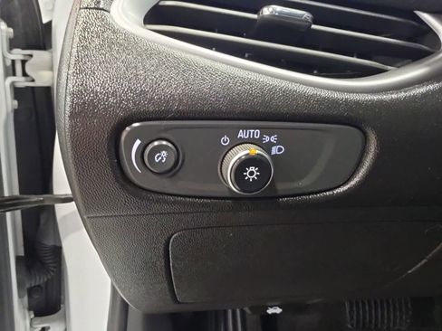 Used 2022 Chevrolet Malibu LT FWD image 17
