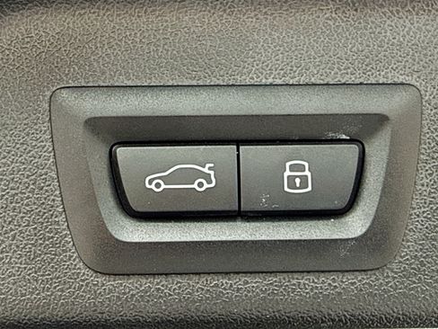 Used 2025 BMW X5 xDrive40i AWD/4WD image 16