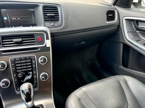 Used 2016 Volvo V60 T5 Premier image 24