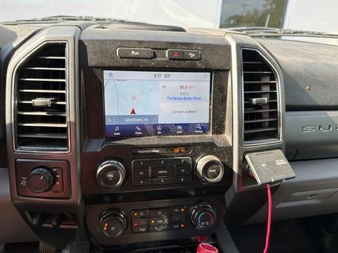Used 2019 Ford F250 XLT w/ XLT Premium Package AWD/4WD image 7