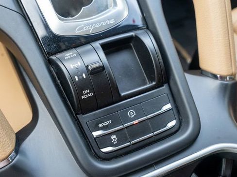 Used 2014 Porsche Cayenne AWD/4WD image 32