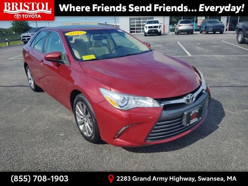 Used 2017 Toyota Camry XLE w/ Moonroof Package FWD image 1