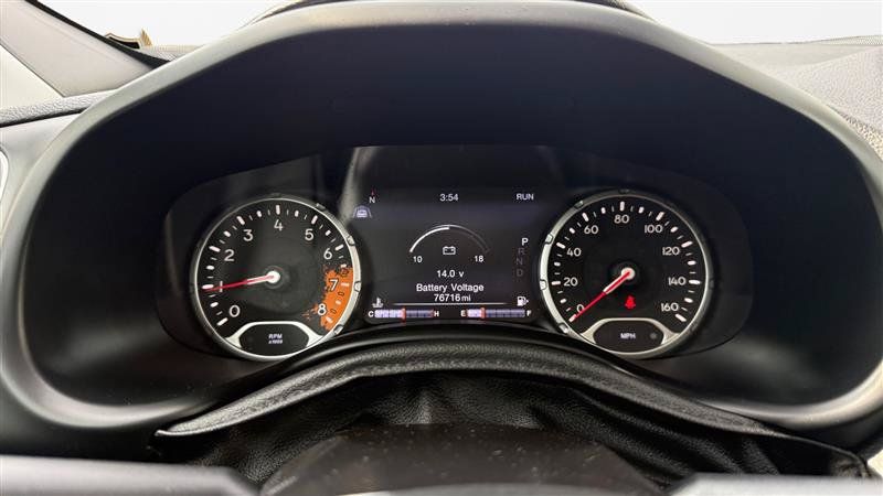 Used 2018 Jeep Renegade Latitude w/ UConnect 8.4 Nav Group AWD/4WD image 14