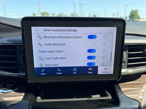 Used 2023 Ford Explorer Limited w/ Equipment Group 301A AWD/4WD image 16