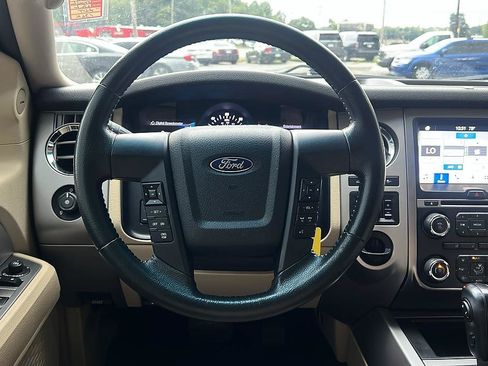 Used 2017 Ford Expedition EL XLT w/ Equipment Group 202A RWD image 13