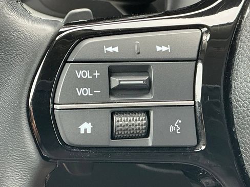 Used 2025 Honda Pilot Touring image 29