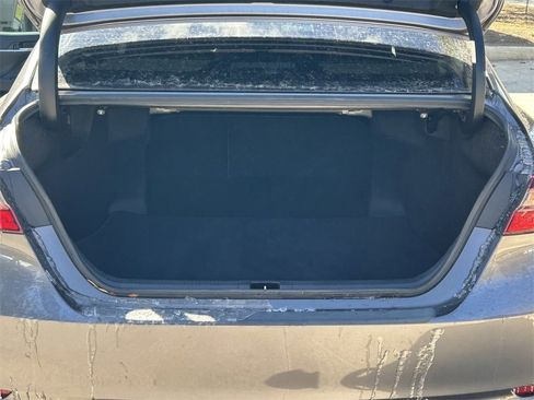 Used 2023 Toyota Camry SE image 13