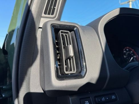 Used 2025 Nissan Frontier PRO-4X w/ Tow Package image 32