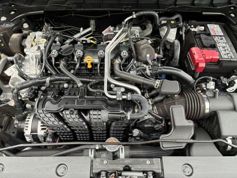 Used 2025 Nissan Altima 2.5 SV image 33