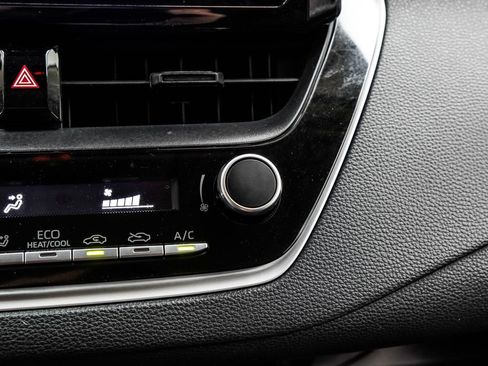 Used 2023 Toyota Corolla LE image 27