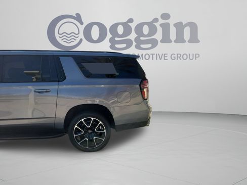Used 2022 Chevrolet Suburban RST w/ Sport Performance Package AWD/4WD image 33