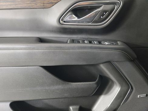 Used 2022 Chevrolet Suburban Premier RWD image 23