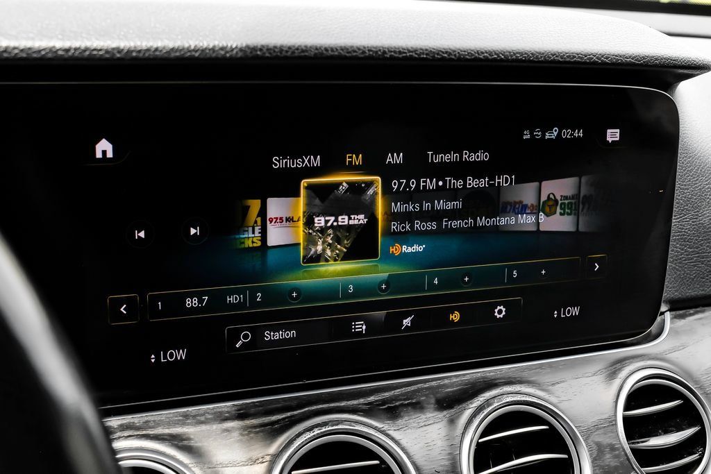 Used 2021 Mercedes-Benz E 350 4MATIC Sedan w/ Premium Package image 34