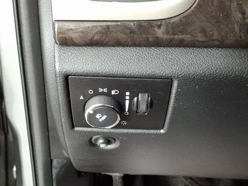 Used 2012 Jeep Grand Cherokee Laredo w/ Laredo E Group AWD/4WD image 27