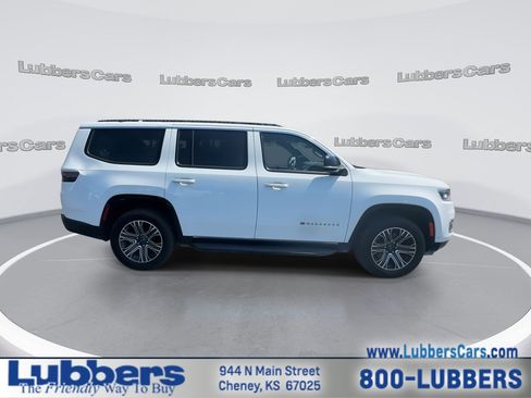 Used 2025 Jeep Wagoneer Series II w/ 8-Passenger Seating Package AWD/4WD image 9