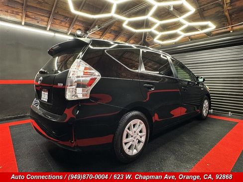Used 2012 Toyota Prius V Two image 3
