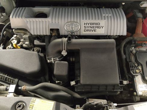 Used 2015 Toyota Prius Two image 30