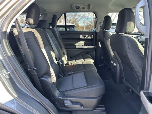 Certified 2022 Ford Explorer XLT image 37