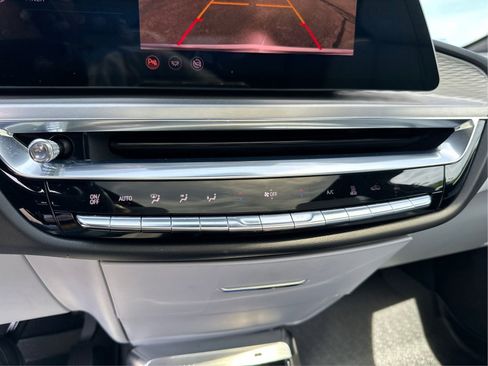Certified 2024 Cadillac Lyriq Luxury AWD/4WD image 28