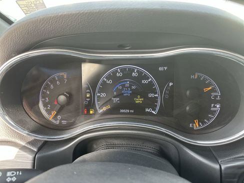 Used 2021 Jeep Grand Cherokee Limited AWD/4WD image 12