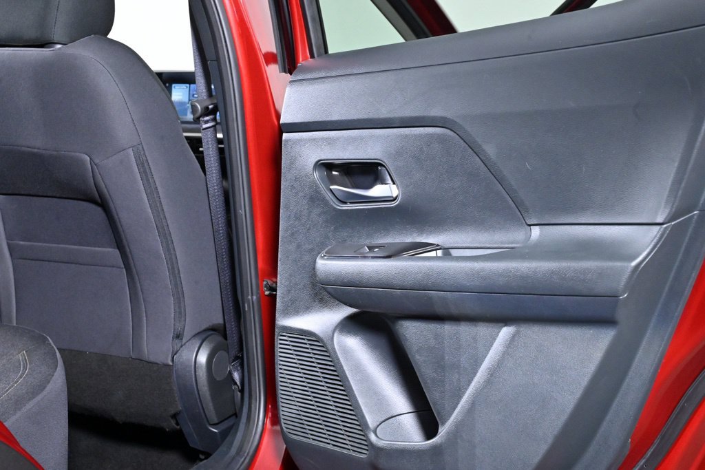 Certified 2025 Nissan Kicks SV AWD/4WD image 27