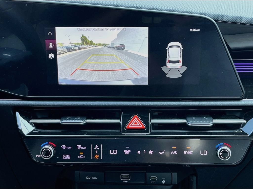 Certified 2024 Kia Niro EX Touring FWD image 23
