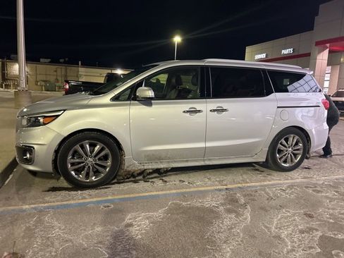 Used 2018 Kia Sedona SX Limited image 2