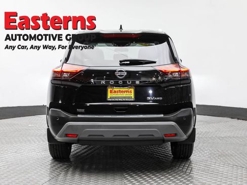 Used 2021 Nissan Rogue SV w/ Premium Package image 6