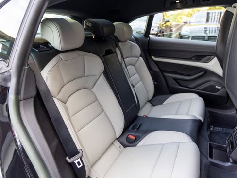 Certified 2022 Porsche Taycan 4 Cross Turismo image 47