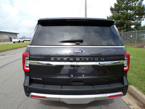 Used 2024 Ford Expedition Limited AWD/4WD image 6