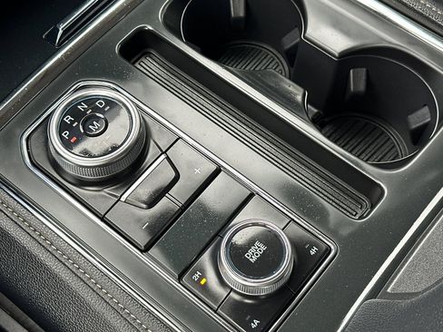 Used 2024 Ford Expedition Max XLT image 23