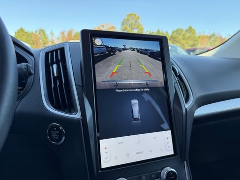 Certified 2024 Ford Edge SEL w/ Convenience Package image 18