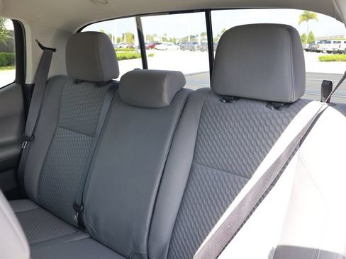 Used 2022 Toyota Tacoma SR5 w/ Technology Package RWD image 18