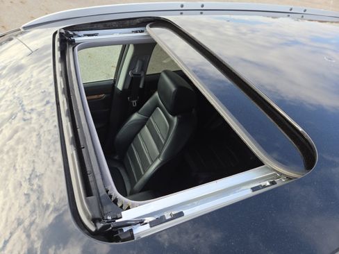 Used 2022 Honda CR-V Touring image 4