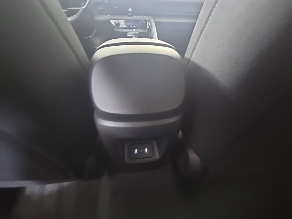 Certified 2025 Hyundai Elantra SEL FWD image 30