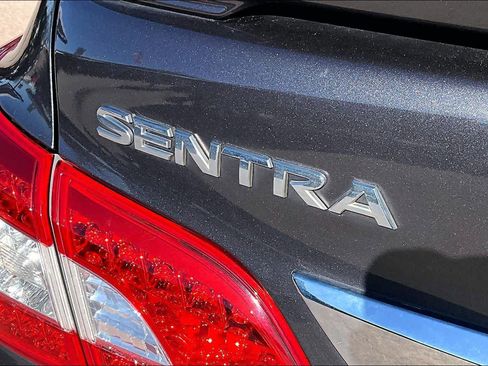 Used 2013 Nissan Sentra SR image 18