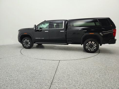 Used 2024 GMC Sierra 3500 Denali Ultimate image 8