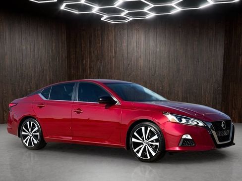 Used 2022 Nissan Altima 2.5 SR FWD image 1