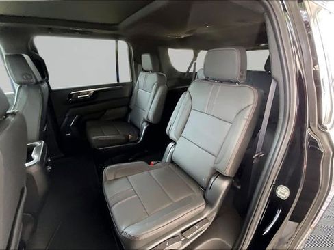 New 2026 Chevrolet Suburban RST w/ RST Capability Package AWD/4WD image 11