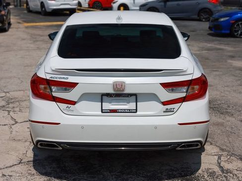 Used 2018 Honda Accord Touring image 12