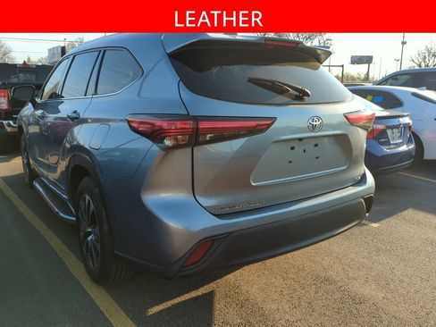 Used 2021 Toyota Highlander XLE image 4