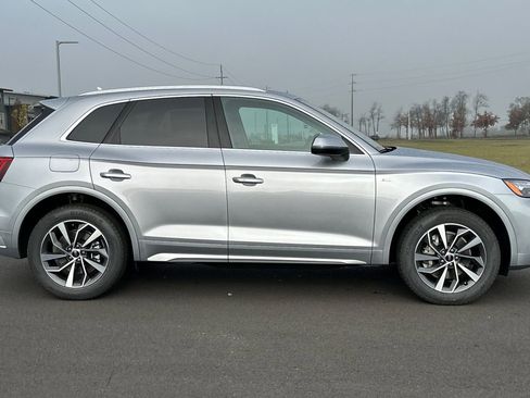 Used 2025 Audi Q5 2.0T Premium image 2