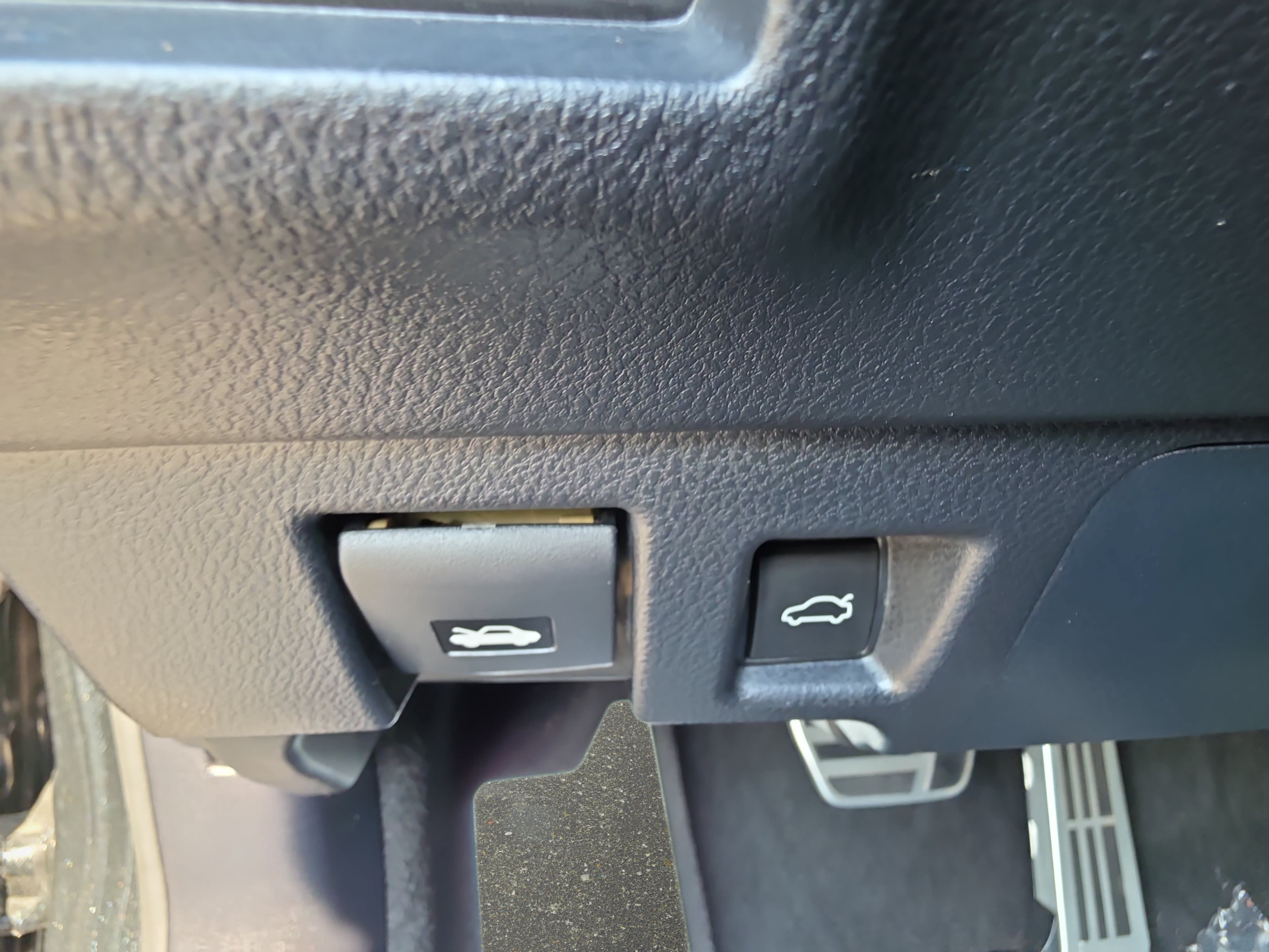 Used 2024 Lexus IS 300 F Sport w/ Accessory Package 2 RWD image 13