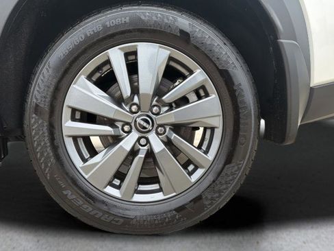 Certified 2024 Nissan Pathfinder SV image 15