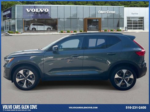 Used 2026 Volvo XC40 B5 Core w/ Protection Package Premier AWD/4WD image 4
