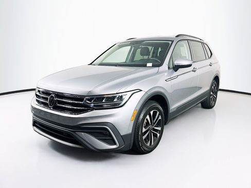 Used 2023 Volkswagen Tiguan S FWD image 3